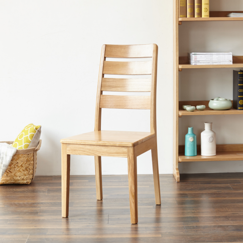 High-backed dining chair